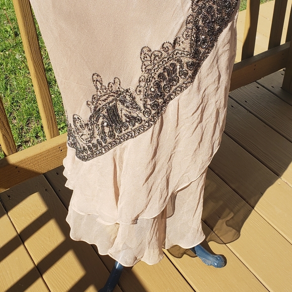 NWT Adrianna Papell Formal Beaded Dress
Run small - Picture 4 of 15